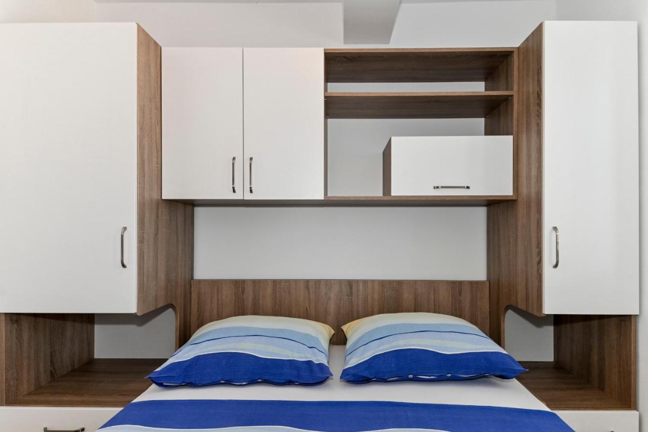 Apartment Vlado *