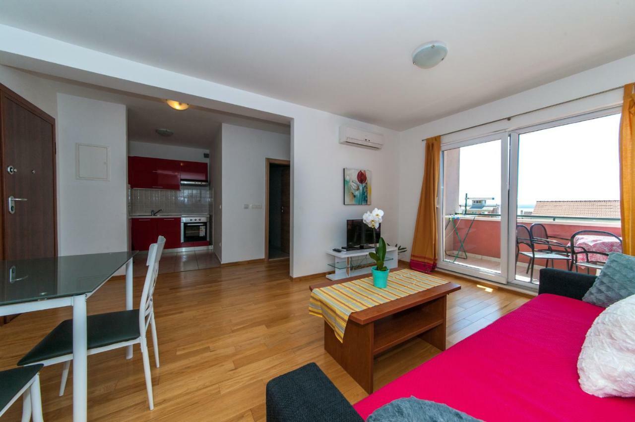 Apartment Vlado *
